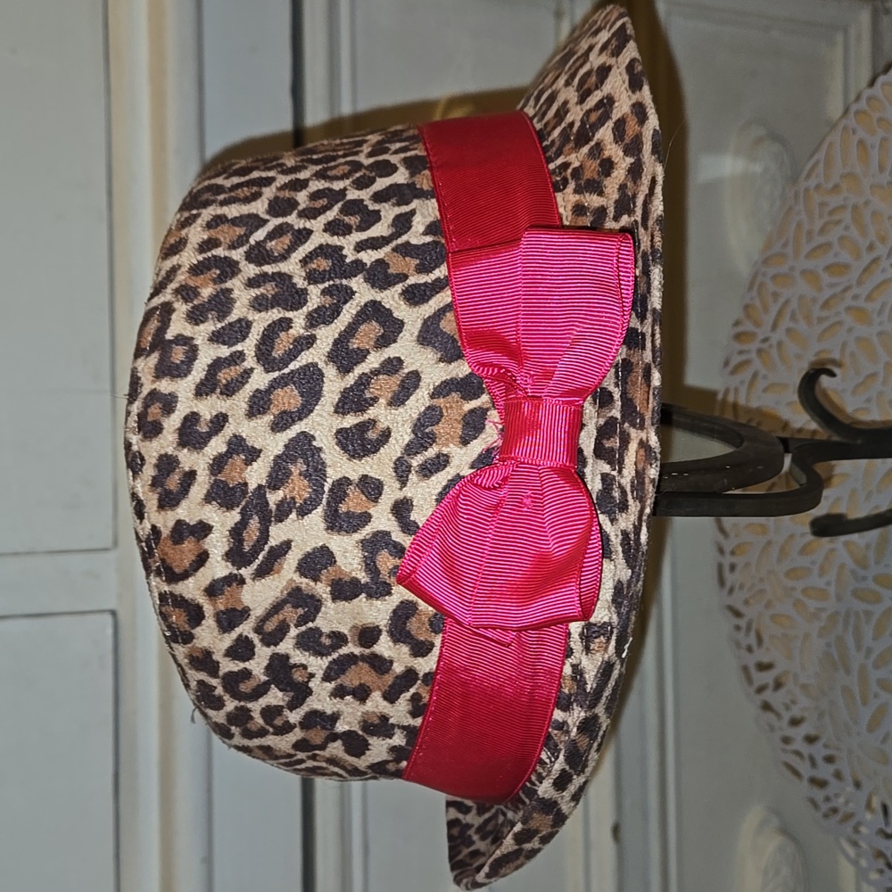 1989 Place leopard print felt hat
